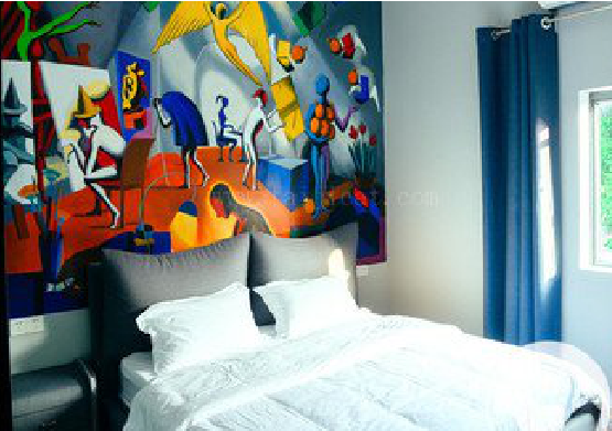 上高对于酒店的墙体彩绘而言更注重哪些方面？